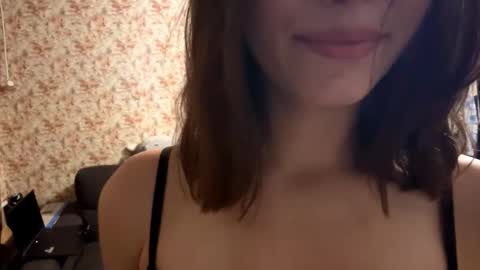 Snapshot of somerfrieler chatting on September 2025 04:34:02 PM Hello My name is Jane im new model here and little but shy but curious. online show from September 2025 04:34:02 PM
