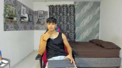 son_hades online show from February 2026 03:26:02 AM