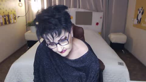 sondrariddle online show from May 2026 07:00:02 PM