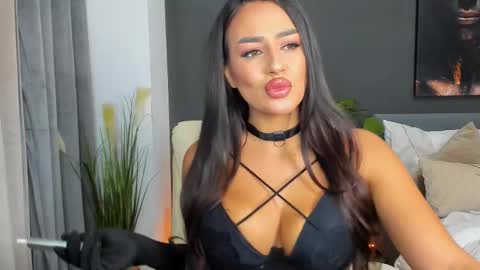 Sonia  Rey online show from September 2025 03:45:01 PM