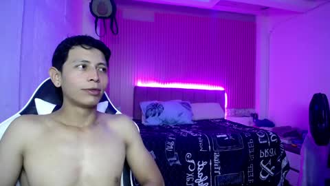 sonic_jess07 online show from April 2026 09:04:01 AM