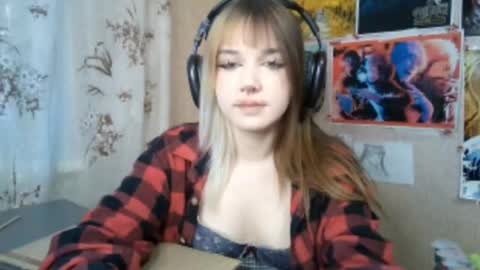 Mila online show from May 2026 03:19:02 PM