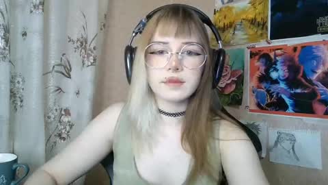 Mila online show from May 2026 04:15:01 PM
