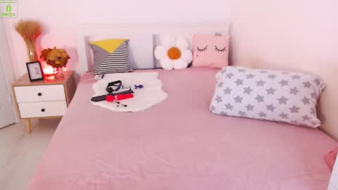 Sonya Lime online show from November 2025 07:44:01 AM