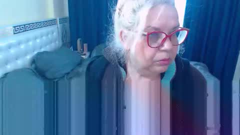 Snapshot of sonyamilf chatting on April 2026 11:38:01 AM Sonya online show from April 2026 11:38:01 AM