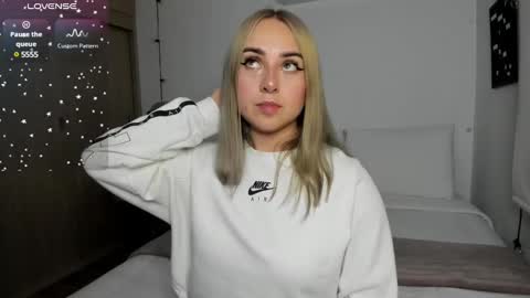 Snapshot of sophi_moreno chatting on December 2024 05:04:01 AM Sofi online show from December 2024 05:04:01 AM