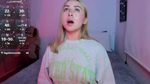 Snapshot of sophi_moreno chatting on January 2025 03:02:02 AM Sofi online show from January 2025 03:02:02 AM