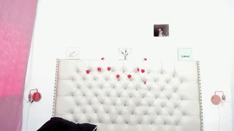 Snapshot of sophia__beauty chatting on October 2025 01:56:02 PM sophia__beauty online show from October 2025 01:56:02 PM