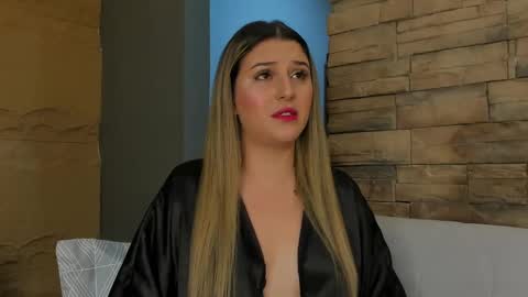 Sophia online show from October 2025 12:59:02 PM