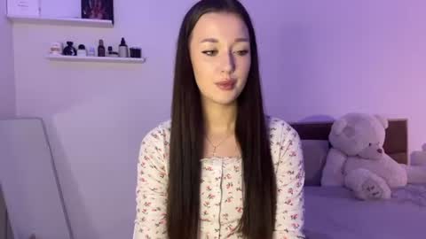 Snapshot of sophia_laine chatting on June 2026 04:31:01 PM Sophia online show from June 2026 04:31:01 PM
