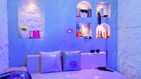 Sophia online show from March 2026 03:33:01 AM