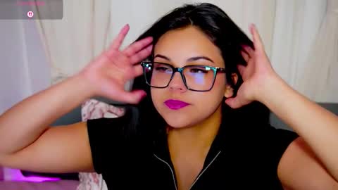 Snapshot of sophia_wilsonn_ chatting on September 2025 11:10:01 AM Sofi online show from September 2025 11:10:01 AM
