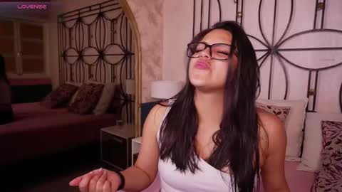 Snapshot of sophia_wilsonn_ chatting on December 2025 11:19:01 AM Sofi online show from December 2025 11:19:01 AM