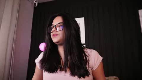 Snapshot of sophia_wilsonn_ chatting on May 2026 11:06:01 AM Sofi online show from May 2026 11:06:01 AM