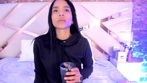 Sophia Paris online show from October 2025 02:31:01 AM