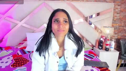 Sophia Paris online show from November 2025 02:28:01 AM