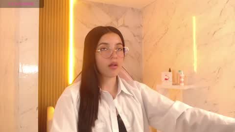 sophiadoll_tf online show from May 2026 01:16:01 PM