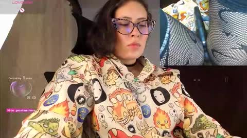 Sophia online show from November 2025 01:19:01 AM