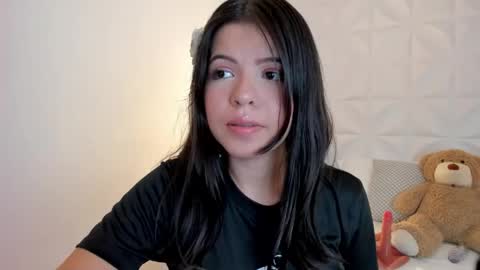 Sophia Howland online show from April 2026 10:01:01 PM