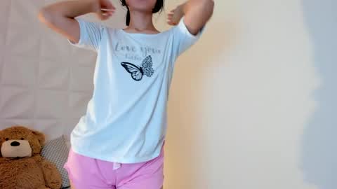 Sophia Howland online show from May 2026 04:41:01 AM