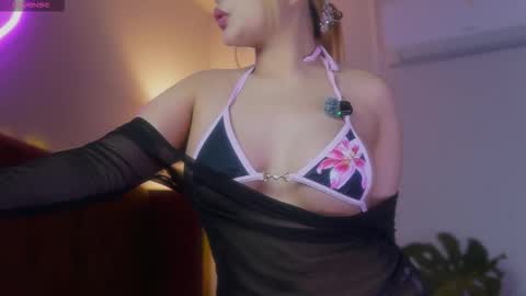 Sophia online show from February 2026 01:40:01 PM