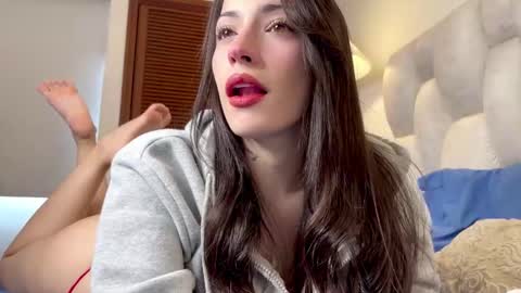 sophiarommie online show from March 2026 06:03:02 PM