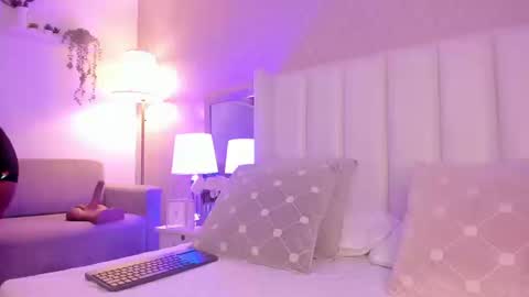 SophiaSmiths online show from September 2025 11:49:02 PM