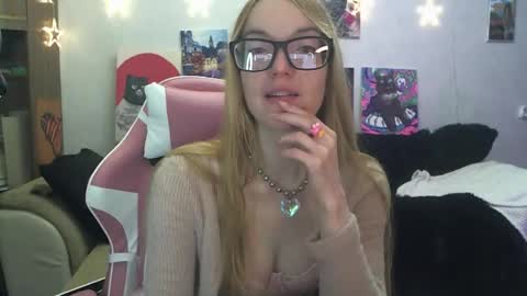 Snapshot of sophiasonata chatting on December 2025 07:53:02 PM SophiaSonata online show from December 2025 07:53:02 PM