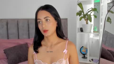 Snapshot of sophie_001 chatting on September 2025 08:42:01 PM Sophie online show from September 2025 08:42:01 PM