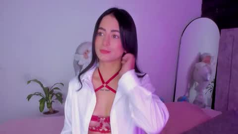 Snapshot of sophie_001 chatting on December 2025 11:32:02 PM Sophie online show from December 2025 11:32:02 PM