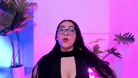 sophie_dallas online show from December 2025 04:59:02 PM