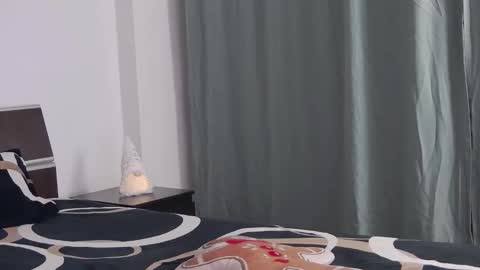 Snapshot of sophie_jeans chatting on November 2025 04:40:01 PM Sophie jeans online show from November 2025 04:40:01 PM