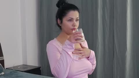 Snapshot of sophie_jeans chatting on December 2025 03:50:01 PM Sophie jeans online show from December 2025 03:50:01 PM