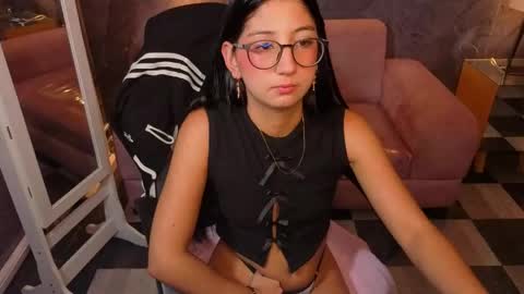 sophie_jones_b online show from May 2026 01:38:01 PM
