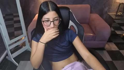 sophie_jones_b online show from May 2026 02:46:02 PM