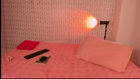 Sophie or Sof online show from February 2025 06:13:02 PM