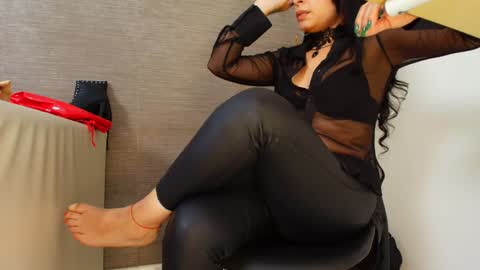 Sophie online show from December 2024 06:52:02 PM