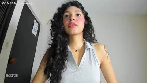 Snapshot of sophie_moo chatting on March 2026 11:58:02 AM Sophie online show from March 2026 11:58:02 AM
