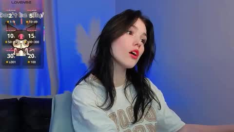 sophie_nomenal_ online show from November 2025 01:44:02 PM
