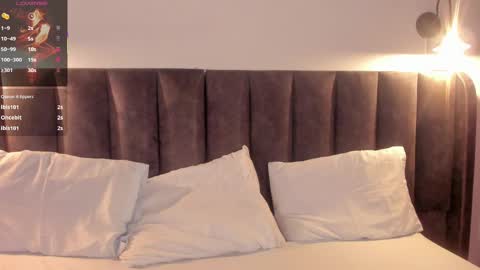 sophie_smith19 online show from October 2025 02:08:01 PM