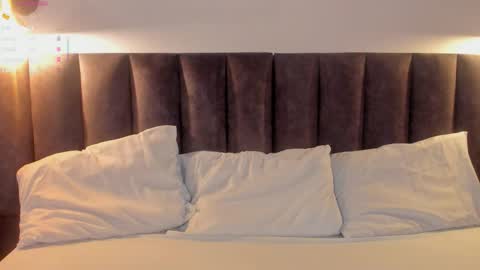 sophie_smith19 online show from November 2025 02:28:01 PM