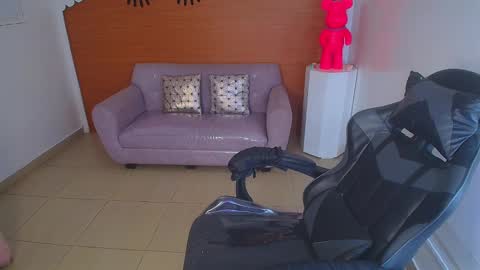 Snapshot of sophie_t_ chatting on December 2024 03:38:02 AM Sofia online show from December 2024 03:38:02 AM