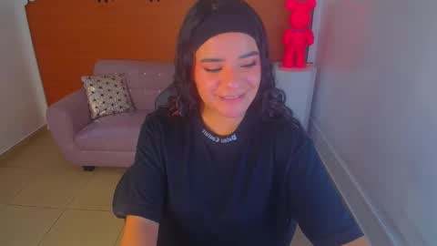 Snapshot of sophie_t_ chatting on January 2025 10:16:02 PM Sofia online show from January 2025 10:16:02 PM