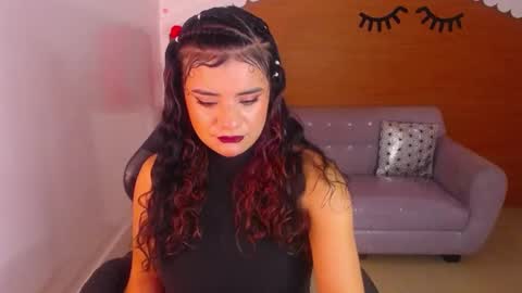 Snapshot of sophie_t_ chatting on February 2025 10:23:02 PM Sofia online show from February 2025 10:23:02 PM