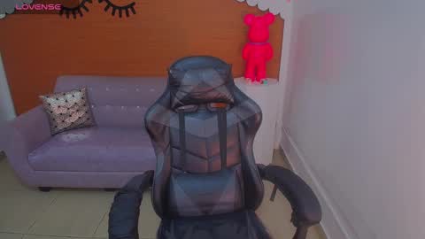 Snapshot of sophie_t_ chatting on February 2025 03:32:01 AM Sofia online show from February 2025 03:32:01 AM