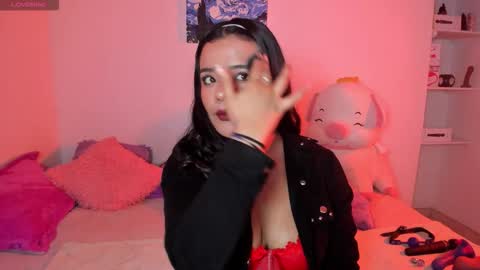 Snapshot of sophie_t_ chatting on September 2025 02:55:02 AM Sofia online show from September 2025 02:55:02 AM