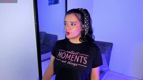 Snapshot of sophie_t_ chatting on October 2025 01:14:02 AM Sofia online show from October 2025 01:14:02 AM