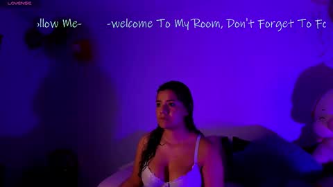 Snapshot of sophie_t_ chatting on December 2025 01:24:01 AM Sofia online show from December 2025 01:24:01 AM