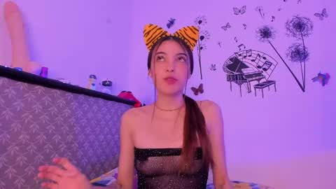 Sophie online show from April 2026 10:49:02 PM