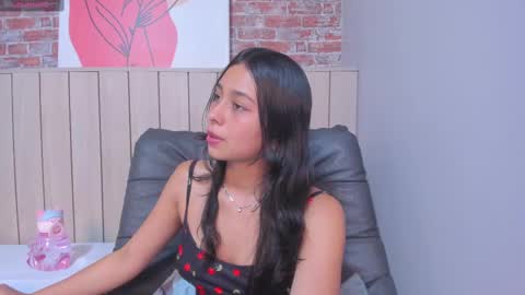 Sophie online show from March 2025 06:18:01 PM